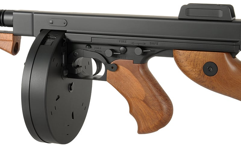 Replica di mitragliatrice Thompson CM.051 nera di CYMA