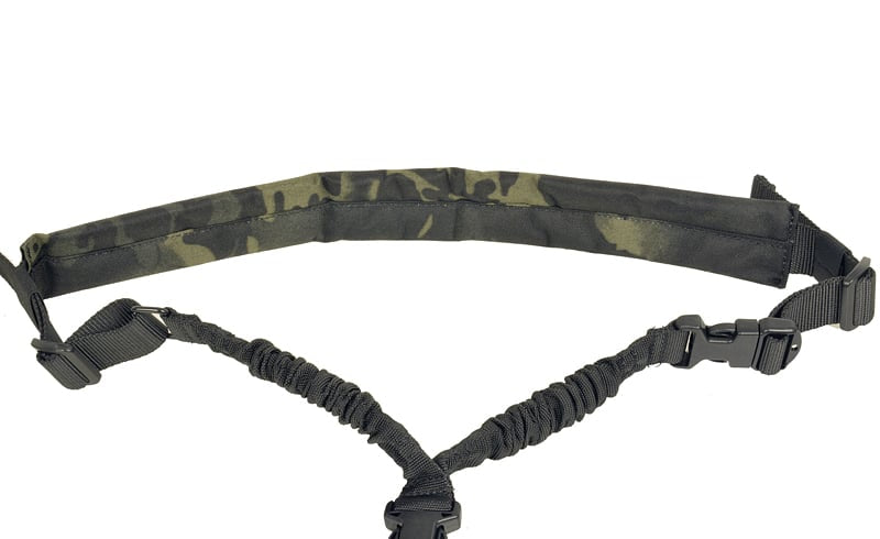 Fionda imbottita a punto singolo Multicamo Black di 8FIELDS