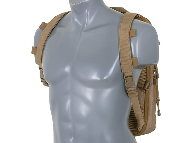 Zaino con pannello frontale MOLLE Coyote di 8FIELDS