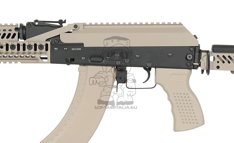 Replica Fucile AKM Tattico con ETU Eshooter GEN-2 Tan di CYMA PLATINUM