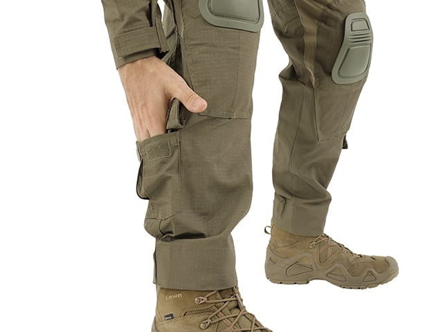 Uniforme da combattimento taglia L color oliva di 8FIELDS