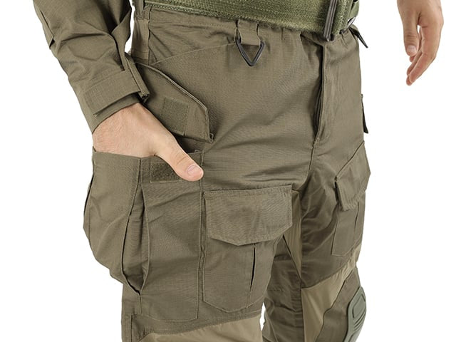 Completo mimetico da combattimento taglia XL olive di 8FIELDS