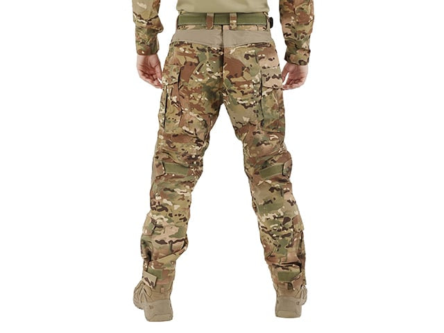 Uniforme tattica completa Multicamo taglia M di 8FIELDS