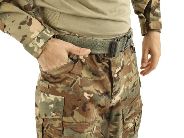 Uniforme da combattimento Multicamo XL di 8FIELDS