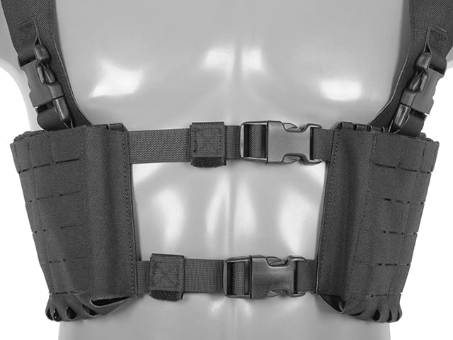 Chest Rig con due tasche per 6 caricatori AR/AK, taglio laser nero di 8FIELDS