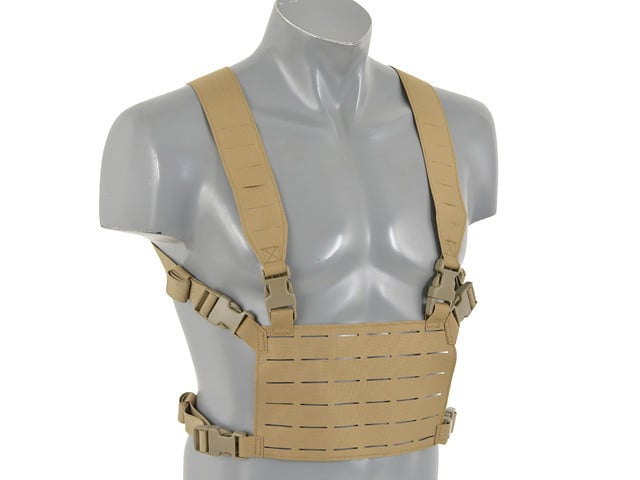 Chest Rig leggero con taglio laser Tan di 8FIELDS