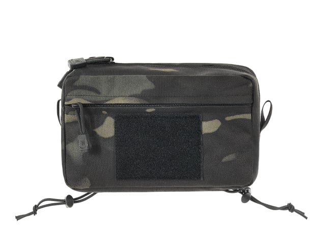 Tasca utility a due scomparti con pannello di montaggio Multicamo Black di 8FIELDS