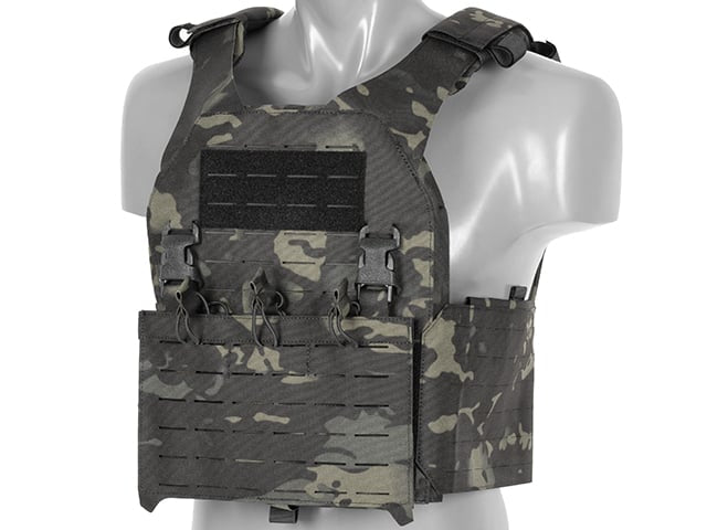 Plate Carrier QRF Laser-Cut con tasca AR15/AK Multicamo Black di 8FIELDS
